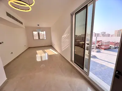 شقة غرفتين وصالة جديدة في الجرف، أول ساكن، مع 2 روف، مساحة واسعة، تشطيبات عصرية، غرفة ماستر، وموقع مميز