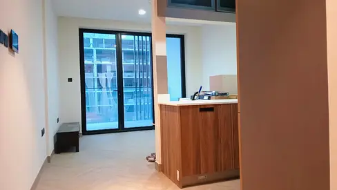 Modern Studio l Equipped Kitchen l High Floor Balcony