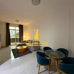 First occupancy, luxurious and elegant one-bedroom apartment, fully furnished with brand new, high-e