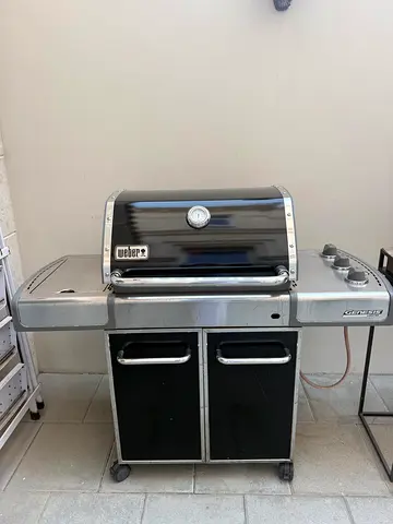 Weber gas BBQ grill in good working condition