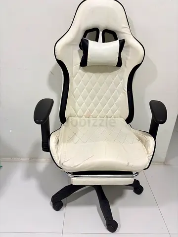 White and Black Gaming/Office Chair with Footrest - Used