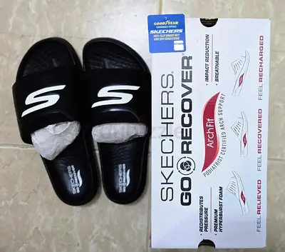 Brand New Men’s Slides - Sketchers