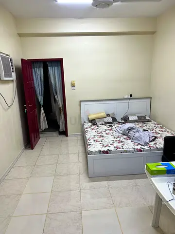Exutive male  single room karama near metro