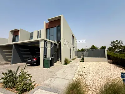 Community Expert | Full Corner Unit | Park Facing
