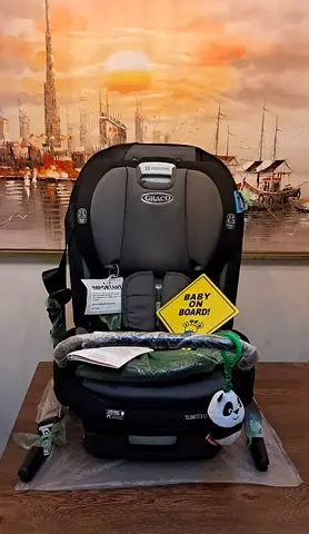 للبيع كارسيت لحديث الولاده وجميع الأعمار Car seat for sale, suitable for newborns and all ages