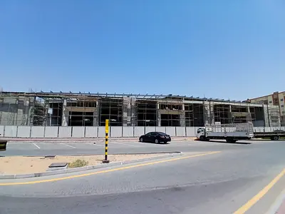 مبنى تجاري للإيجار السنوي في المويهات 3 عجمان، مساحة 60 ألف قدم مجهز بالكامل مع مواقف سيارات