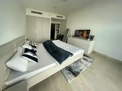 Studio | City View | Vacant | Multiple Cheques