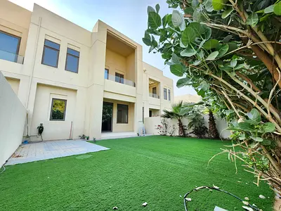Great Nr Amenities, Sin Row, Type G, 4 Bed+M, MO3