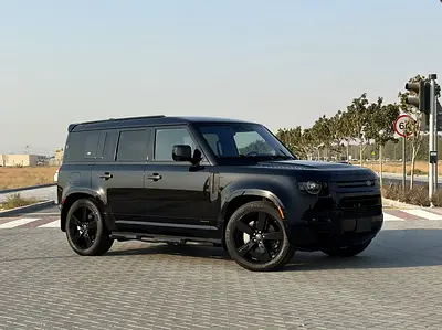 Land Rover Defender 110 SE P400 · 2021 · Canadian Specs · 84,000 km · Full Black ·