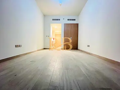 Stunning View || Huge Size || Multiple Cheques || Ready to Move