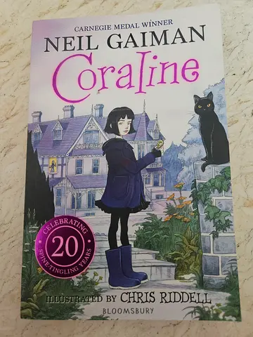 Coraline by Neil Gaiman - Paperback (20th Anniversary Edition)