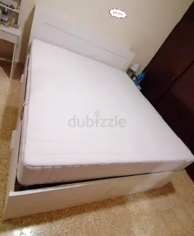 IKEA brimness king size bed with headboard+ 4 big storage drawers underneath