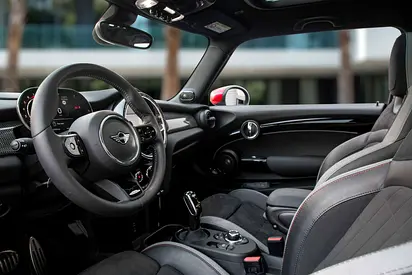 صورة 9 لـ 2024 MINI COOPER