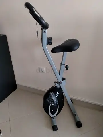 دراجة رياضية ثابتة قابلة للطي