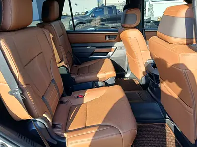 صورة 10 لـ 2025 Toyota SEQUOIA