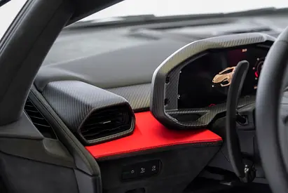 صورة 10 لـ 2024 Lamborghini REVUELTO