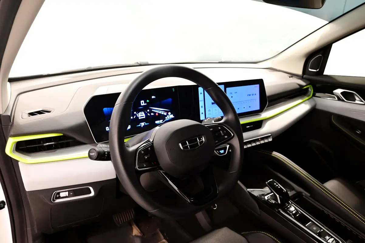 Geely Coolray 2026