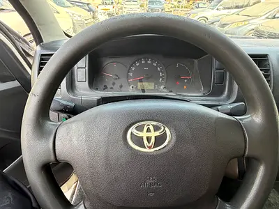 2014 Toyota HIACE 照片 5