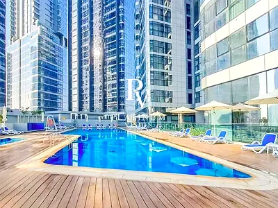Vacant ! HIGH FLOOR | Semi-Closed Kitchen w/ Appliances | 1 Parking
