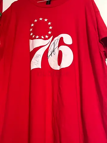 (negotiable) NBA 76ers T SHIRT SIGNED BY NOEL ROBINSON (aka noelgoescrazy) AND THE PROFESSOR