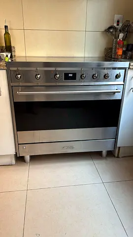 Smeg Induction Cooker 90x60cm With Oven Excellent Condition