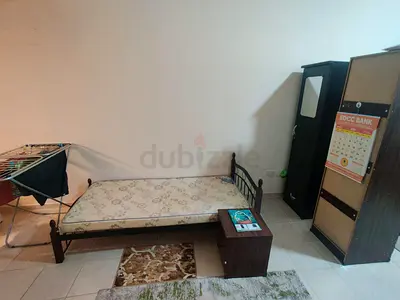 Executive bedspace at street 1 for immediate move.