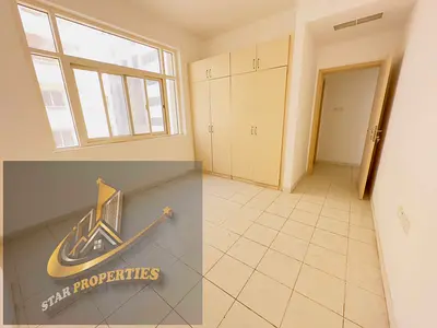 LOW BUDGET WEEKLY OFFER BIG SIZE APARTMENT 2 BHK 32 K 6 CHQS BALCONY WARDROBE FULL FAMILY BUILDING