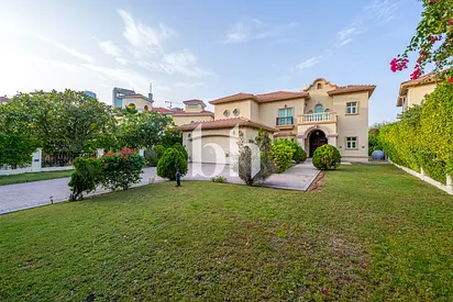 Exclusive | Vacant on transfer | Garden Hall