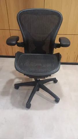 Selling For Herman Miller Aeron Chair Size B And C Fully Loaded
