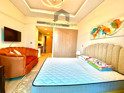 4 - 6 Cheques | Burj Khalifa view and Creek water view