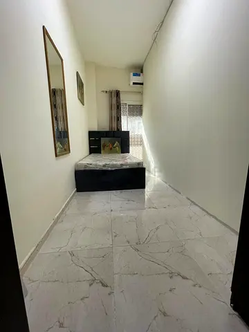 FULLY CLOSED PARTITION  IN CBD FOR COUPLE  ,INTERNATIONAL CITY
