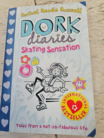 Diary of a Wimpy Kid-style: Dork Diaries: Skating Sensation paperback