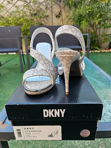 DKNY logo beige heels size 37