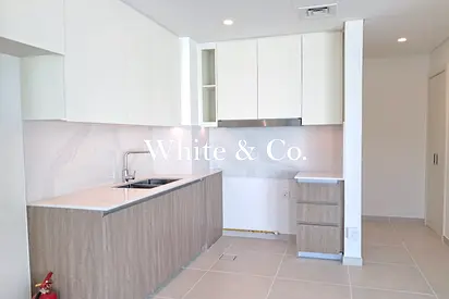Single Row | Close to Park | Vacant Unit