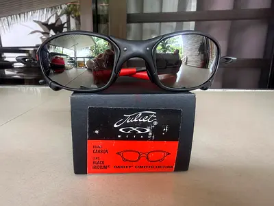 Oakley DUCATI Juliet Carbon with Black Lens