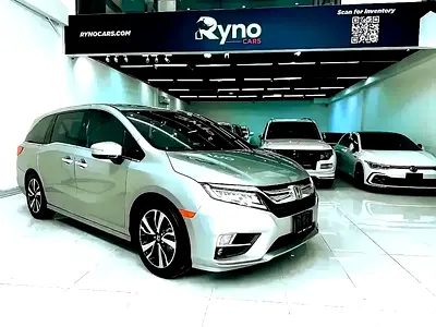 AED 1,300 // 2019 Honda Odyssey Touring 3.5L V6// Full service history
