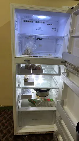 LG REFRIGERATOR FOR URGENT SALE