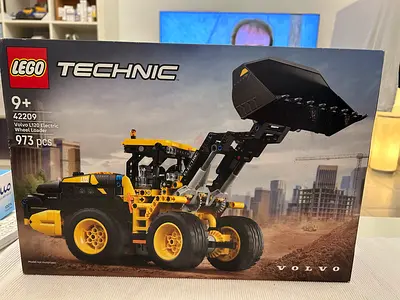 Lego Technic - Volvo L120 Electric Wheel Loader - 42209