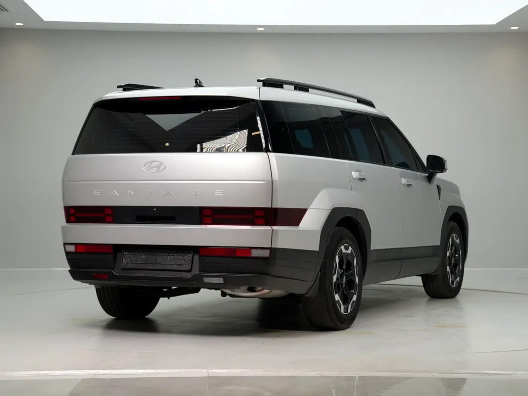 Hyundai Santa Fe 2025