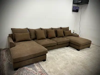 Looks great condition the one brand Ushape sofa