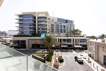 Partial Sea View | 1 BHK Balcony | Beach Access