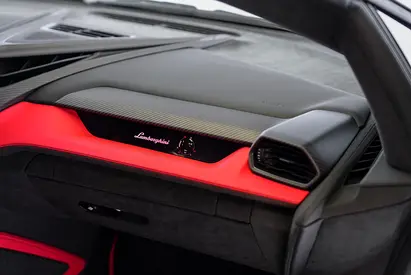 صورة 15 لـ 2024 Lamborghini REVUELTO