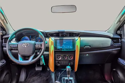 2025 Toyota FORTUNER 照片 9