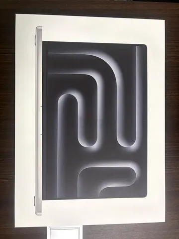 MacBook Pro 16 inch m5 max
