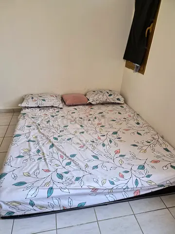 King size mattress Bonnell spring mattress - 27 cm thick- 180×200 - good condition- 5 years warranty