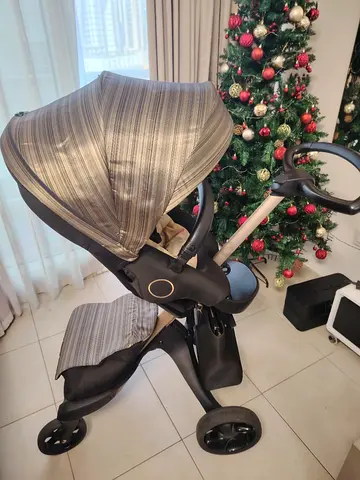 Stokke stroller, limited gold edition, excelent condition with original bag, cup holder, etc...