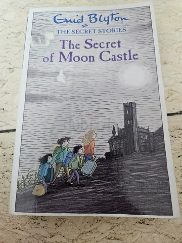 The Secret of Moon Castle by Enid Blyton (paperback)
