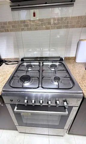 Used Stainless Steel 4-Burner Gas Cooker with Oven