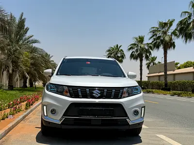 The 2022 Suzuki Vitara comes with a warranty and free service from the dealership.