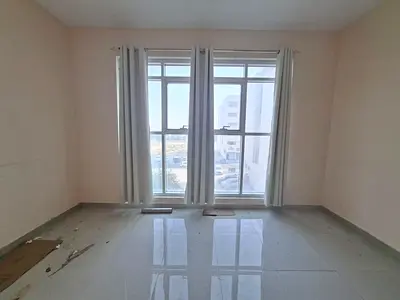 Lxury and brand new apartment with balcony prim location aljada out sid